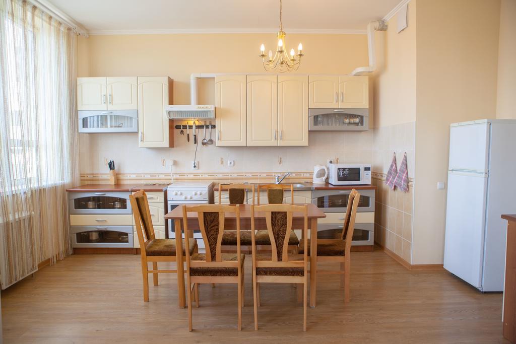 Apartment In 2 Min From Poznyaky Metro Station Kiev Exterior foto
